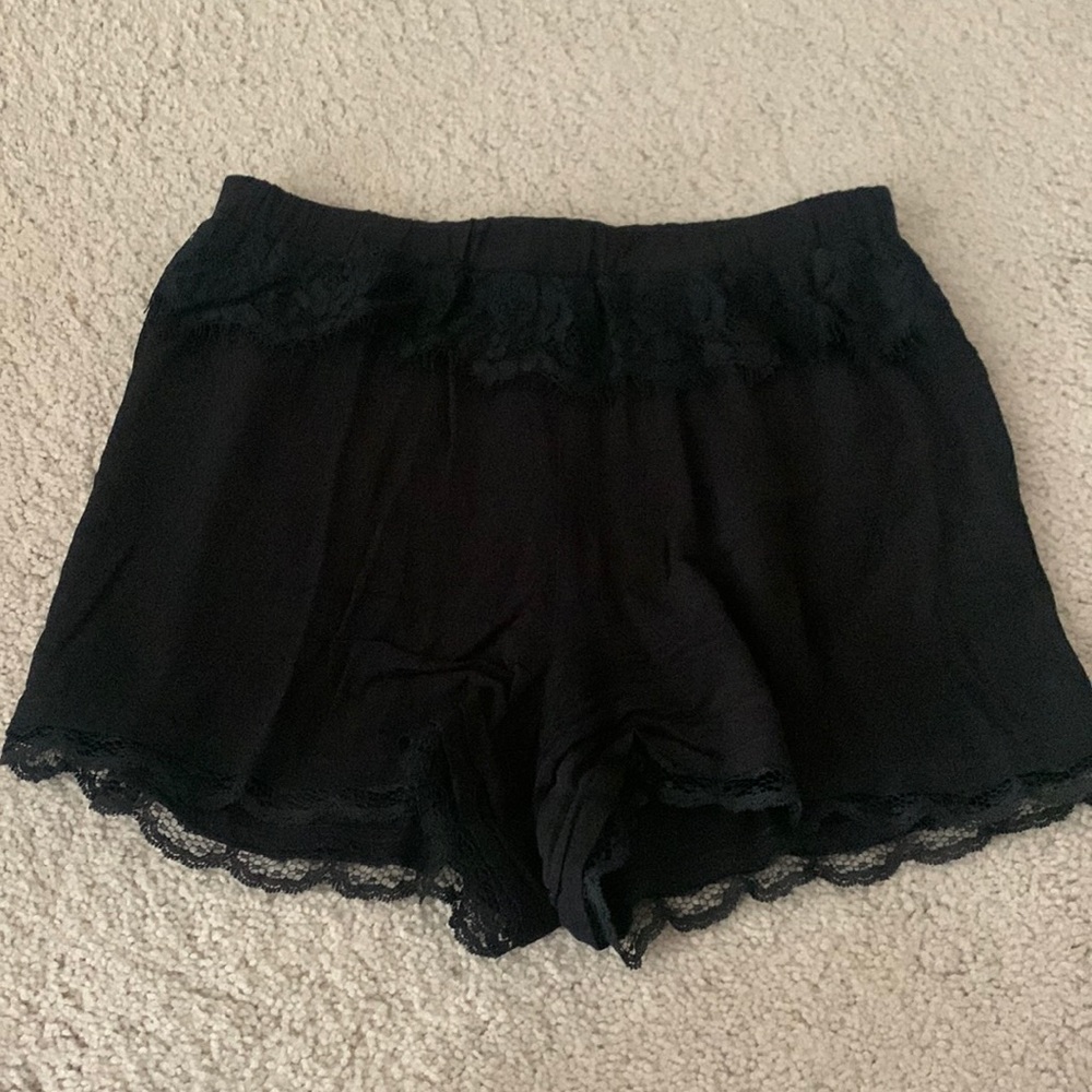 Potter’s Pot Lace Black Shorts